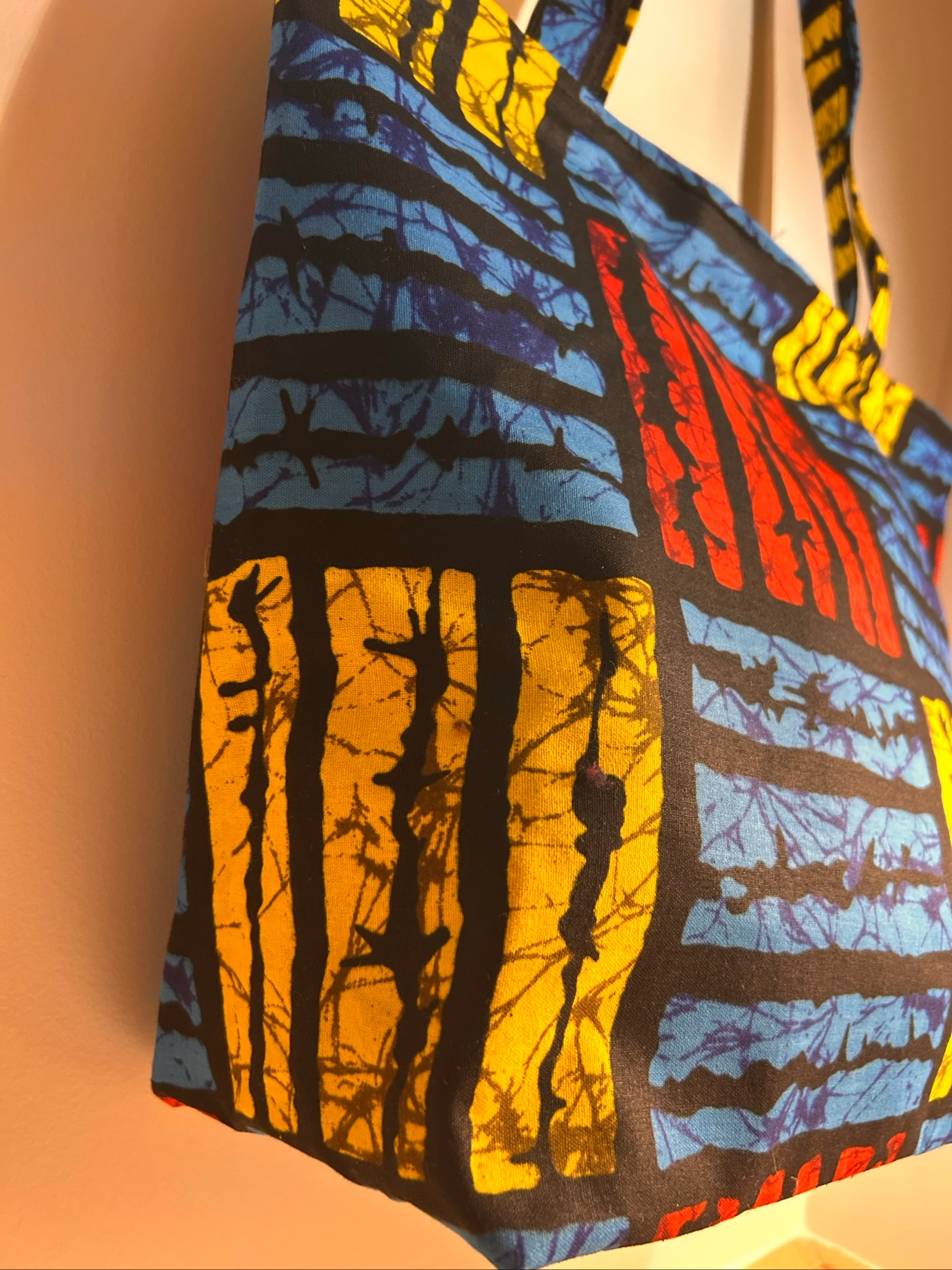 Blauw rood geel wax winkeltas – Handgemaakte robuuste tas – Gevoerde draagtas – Tas met ritssluiting – Unieke stuk – photo 4